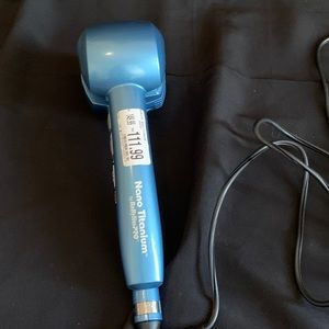 Curling iron tight curls